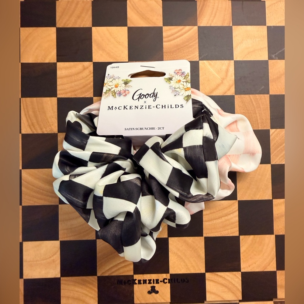 MacKenzie-Childs x Goody Satin Scrunchie Set Courtly Check Rose Check